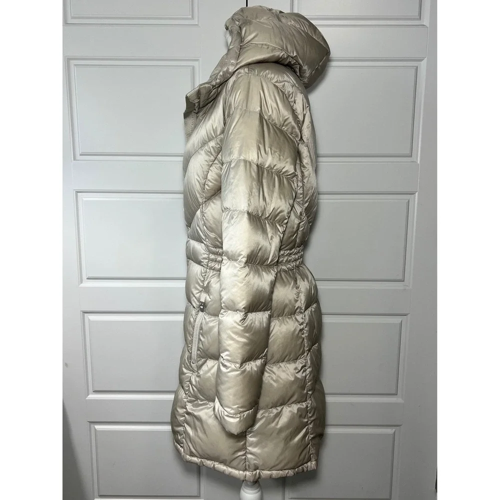 Athleta Light Weight Long‎ Hooded Puffer Coat Down Fill Shimmer Cream Chevron MD
